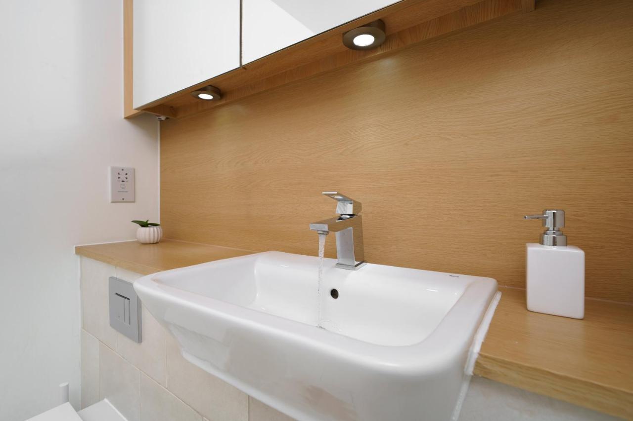 Stylish Fully-Equipped One Bedroom Apartment With Extra Sofa Bed, Free Secure Parking, Onsite Gym, 24Hr Security & Concierge London Kültér fotó