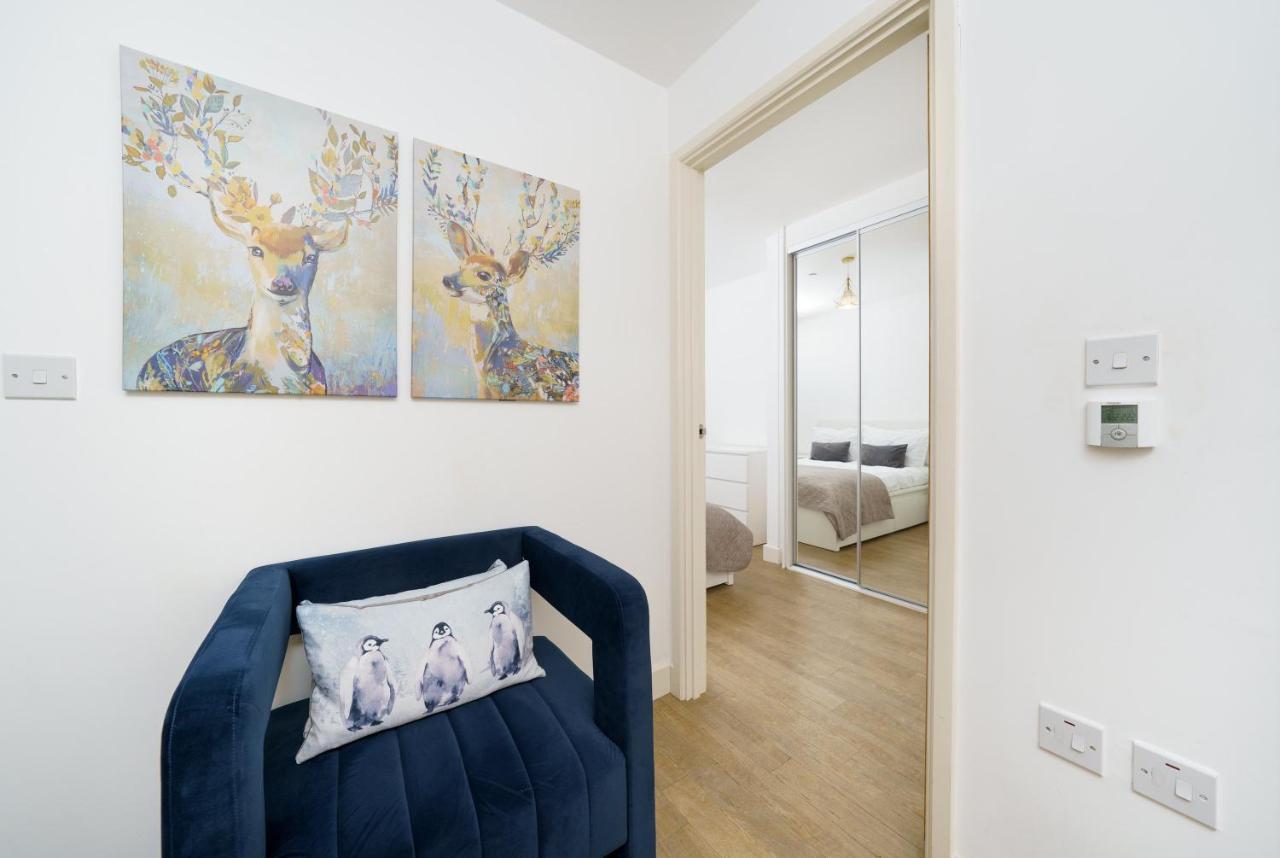 Stylish Fully-Equipped One Bedroom Apartment With Extra Sofa Bed, Free Secure Parking, Onsite Gym, 24Hr Security & Concierge London Kültér fotó